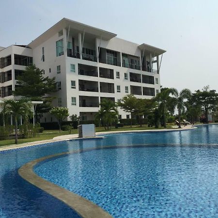 Apartamento The Pride Paradise Hua Hin Exterior foto